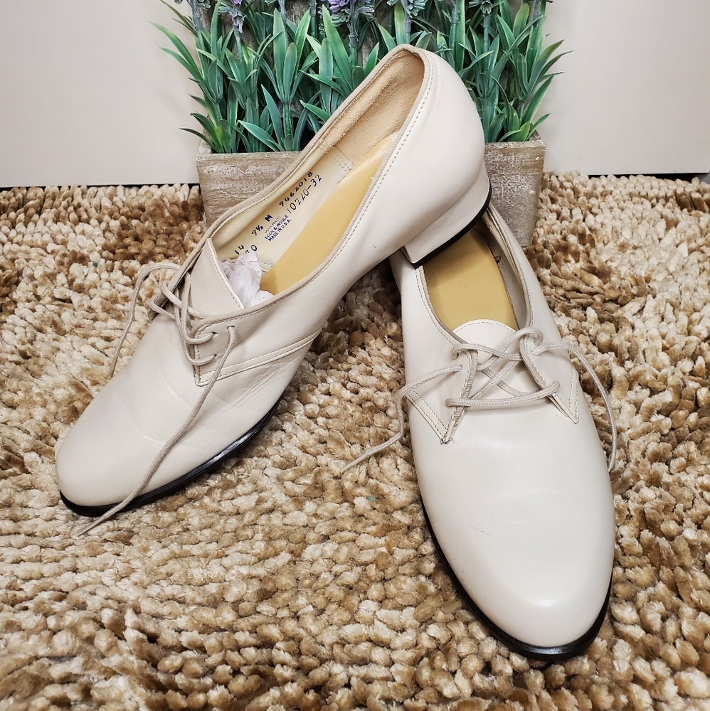 SOLD✅️Women vintage shoes